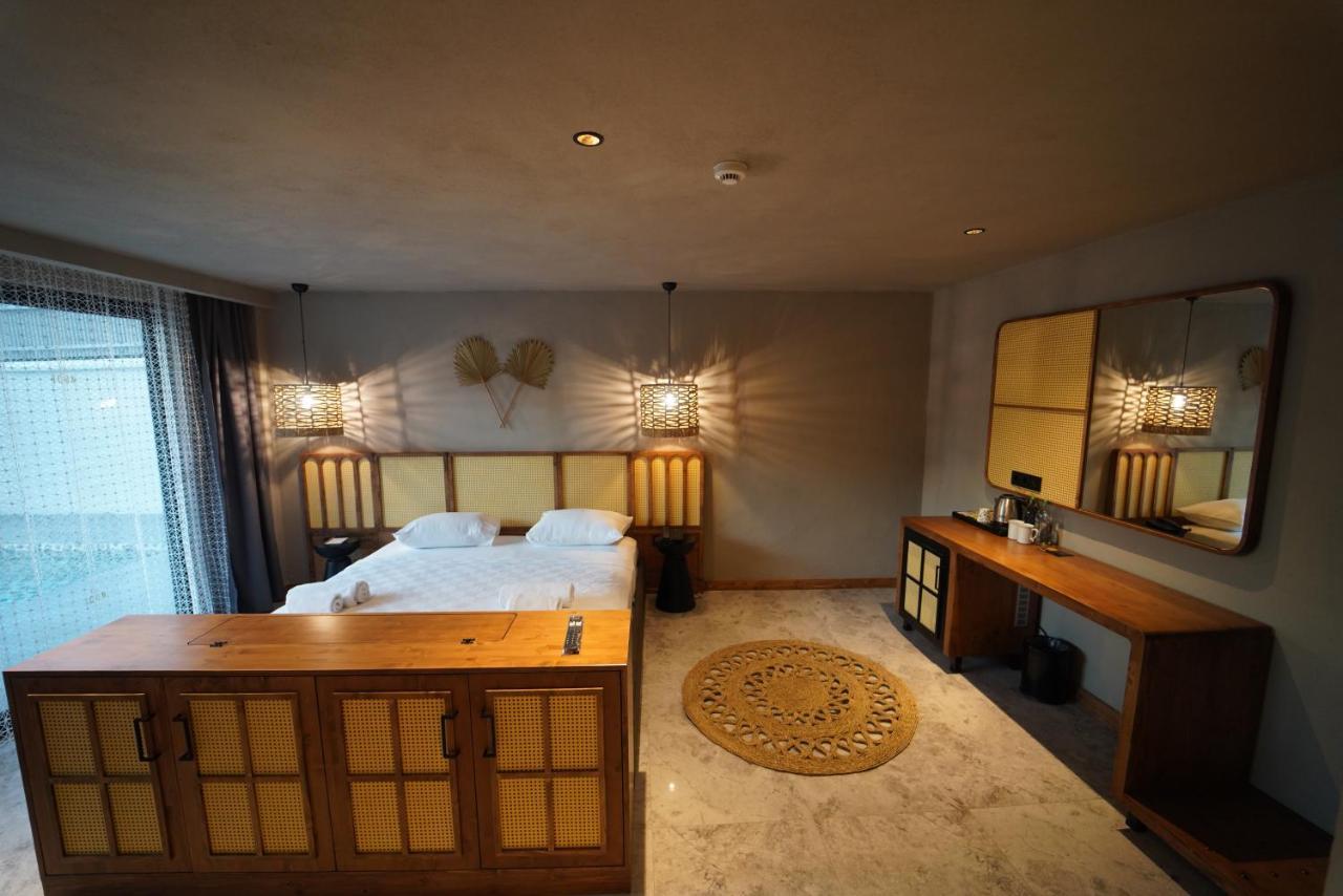 Icon Beach Suites Hotel Sovalye Island 페티예 외부 사진